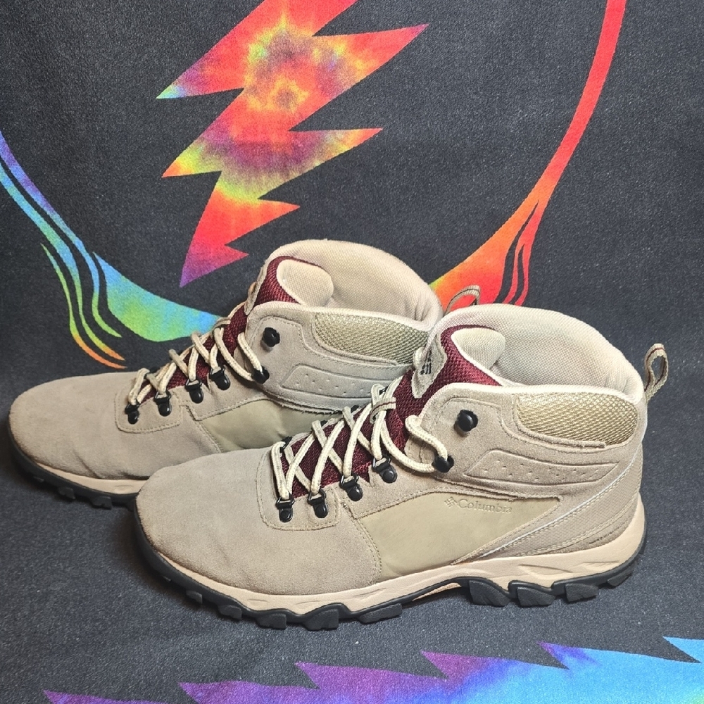 Columbia Men's Beige and Burgundy Hiking Boots - Picture 4 of 7